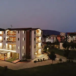 Kompleksi Royal Velipoje